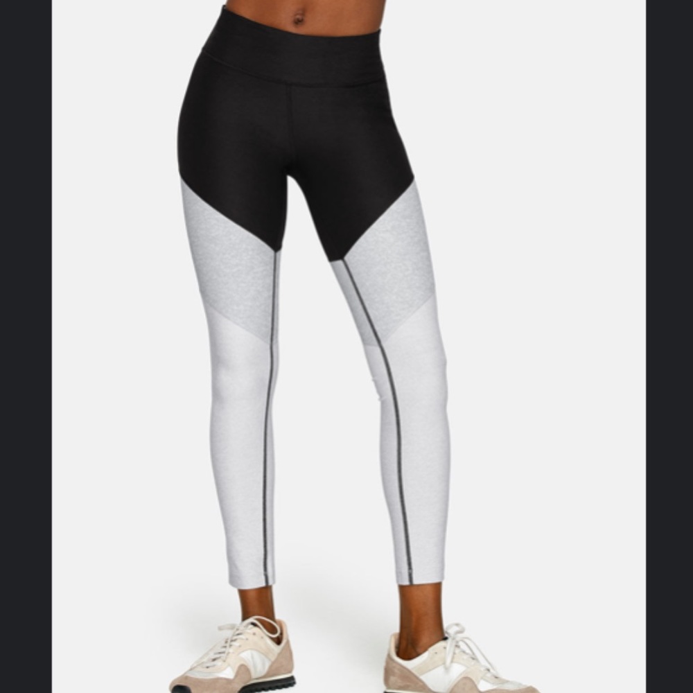 Outdoor Voices 7/8 Springs Leggings! Size XS Black/Dove/Cloud